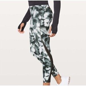 Lululemon High Waisted Stretch Athletic Leggings Black and White 4